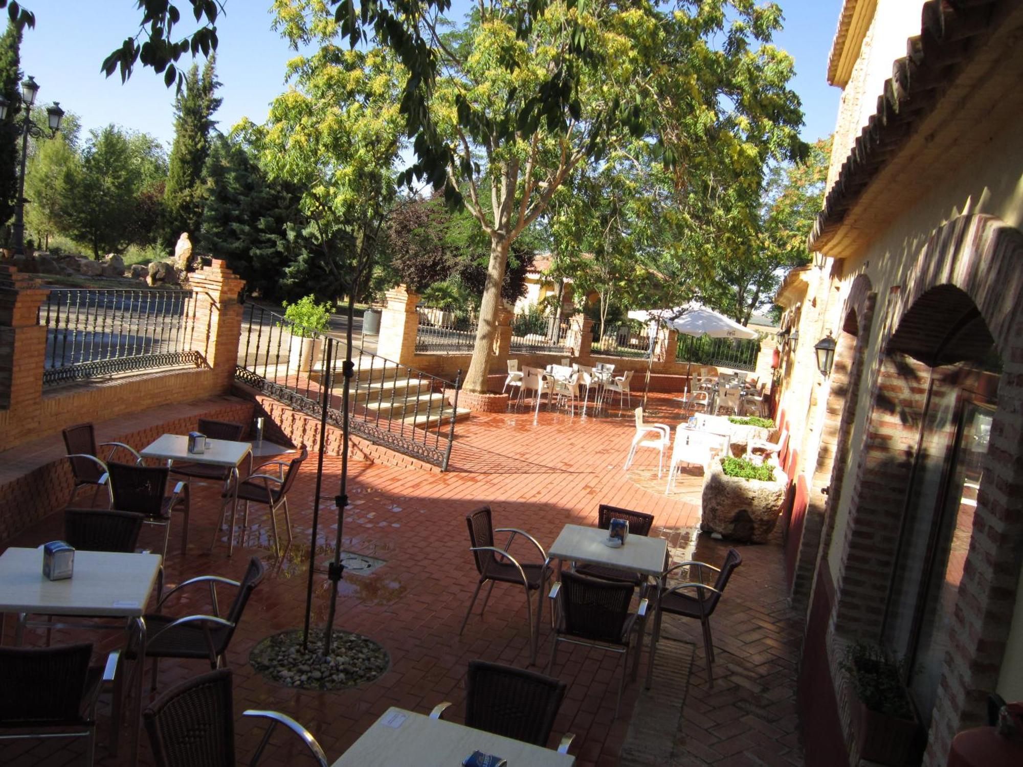 Balneario Cervantes ซานตาครูซ เด มูเดลา ภายนอก รูปภาพ